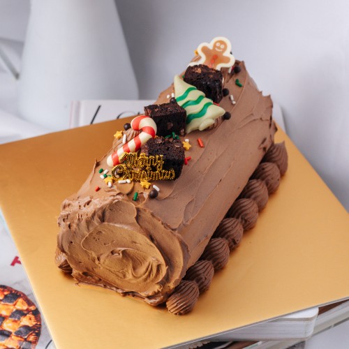 Christmas 2023: Chocolate Brownie Crunch Log Cake