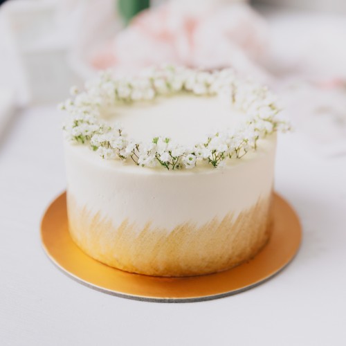 4" Mini Gold Swashes Cake with Baby's Breath