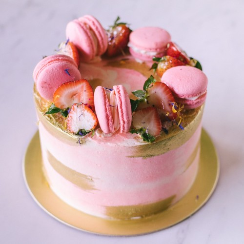 Gold Marbled Cake with Macarons and Strawberries
