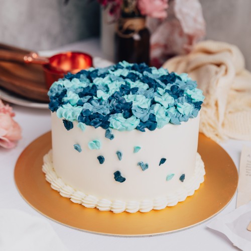 Blue & Navy Blue Hydrangea Cake