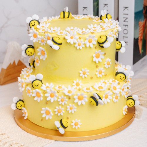 Two Tier Bumble Bee & Daisies Cake