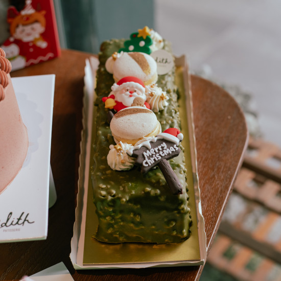 Christmas Special: Matcha Dark Chocolate Log Cake