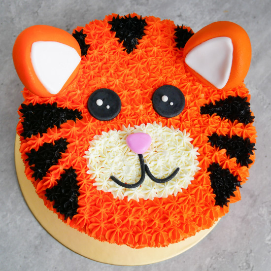 Piped Tiger Cake