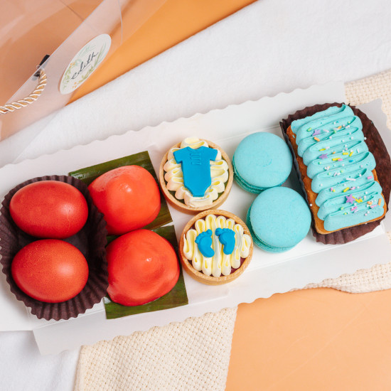 Baby Full Month Happiness Bundle (min. 6 sets)