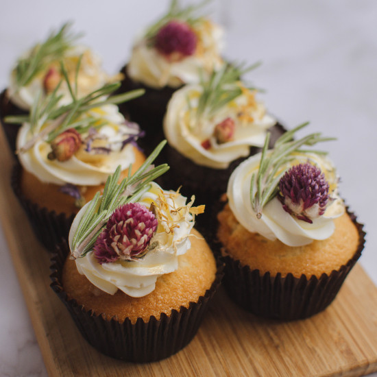 Rustic Cupcakes - Box of Six